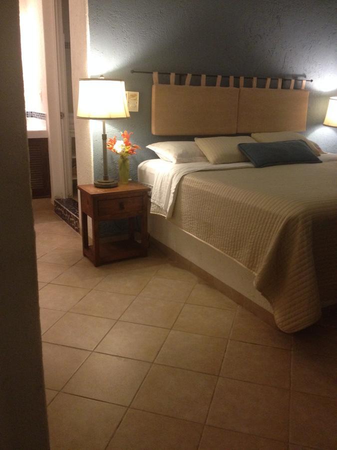 Villa Escondida Guest House Cozumel Downtown ภายนอก รูปภาพ