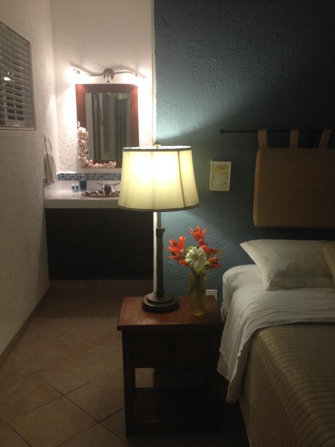 Villa Escondida Guest House Cozumel Downtown ภายนอก รูปภาพ